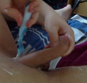 RealizeDreams - Sie rasiert sein Fickgerät