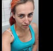 Red-Queen89 – im stehen pissen