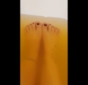 Redpoison34 - Füsse in der Wanne