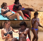 Rox-anne - 2 Notgeile Studentinnen verführen jungen Beachboy :-)