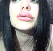 RussianBeauty – I did my lips EVEN MORE bigger! Lips bigger – cum faster!
