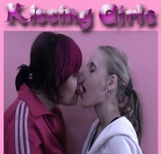 SEXY-SHYNA - Kissing Girls
