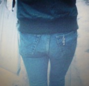 Sara-Sweet - Levis Jeans - laufen von hinten (Arsch) walking