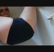 Sara-Sweet - Selfpee im Speedo / Badeanzug + Schwimmbrille / Gs