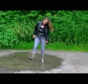 Sara-Sweet - Miss in wet Gummistiefeln outdoor