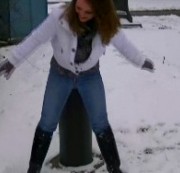 Sara-Sweet - Erster Schnee - Jeansgirl in Reitstiefeln outdoor