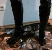 Sara-Sweet - *Augen* °° Crushing in Lackstiefeln