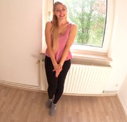Sarah_Secret – Größere Chance mit CREAMPIE-MUSCHI? Perverse WOHNUNGSBESICHTIGUNG in Hamburg