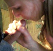 Schuechterne-Sandy - Büroschlampe steck mir den Schwanz ins Maul