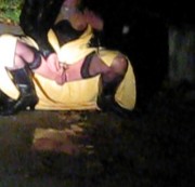 Schwanzweib - Parkplatzpiss