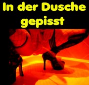Sexy-Kaefer - Gepisst in hohen Lackstiefeln