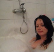 ShakiraAdK - Shakira in Badewanne