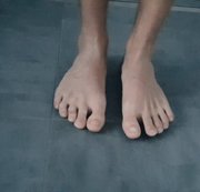 Skaterjunge19 - Auf die Füße gepisst "Userwunsch"