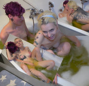 Sofie-Steinfeld – Erstes Lesbo-Wannen Erlebnis!!!