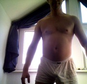 Softermann - Public  Pissen am Fenster  ganz Nackt