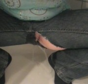 SuessNadine - Piss durch zerrissene Jeans