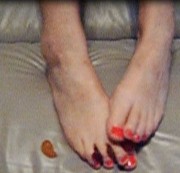 SweetFeetGirl - Weingummi´s zwischen meinen Zehen