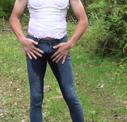 TSvenja - In enge blaue Jeans Geil ein Pissen