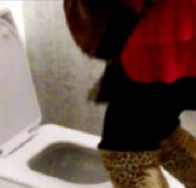 TVSEXYGABRIELA - DOING MY PEE..