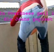 TabulosesFoetzchen - In Overknees geil in die Jeans gepisst