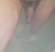 Tattoopaar-hot - Im stehen Pissen