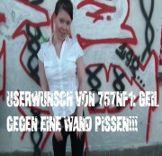 Teen-Lari - Userwunsch von757nf1: Geil gegen eine Wand pissen!!!