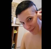 Thaja - Wunschvideo: Haare schneiden