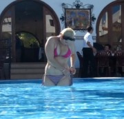 Theresasweet - Im Pool etwas geplantscht