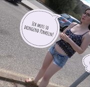 TinyEmily - Schnell, ich muss PISSEN! Der Bus kommt gleich.