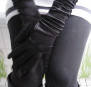 Titten-Bunny - Satinhandschuhen