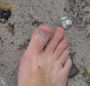 TomPetre - His Feets On The Beach