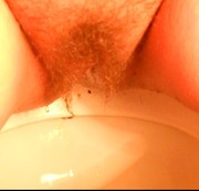 Toxicmaker - Pisstropfen an den Schamhaaren