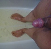 Traum1968 - Im Stehen in die Wanne gepisst
