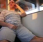 TrolligesPaar - Lustsklave befummelt sich in der S-Bahn