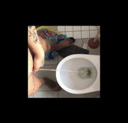 Ts-Amal – ich pisse wieder geil ins eimer
