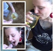 Two-Bitches - Ein schönes volles Glas Pisse gesoffen