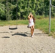 ValentinaSierra – Outdoor Pissing in der Schpiel Platz