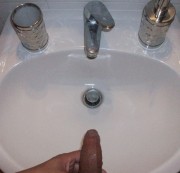 VersautSexyGeil - Ins Waschbecken gepisst ;-P