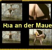 VersauteRia - Dralle Ria an der Mauer
