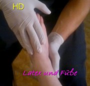 _Lady_Delish_ - Latexhandschuhe und Füße