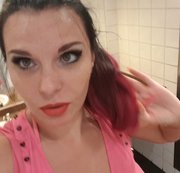 aische-pervers – Restaurant-Selfie-Piss