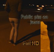 anna4sex – Public in meine enge hellblaue Jeans gepisst