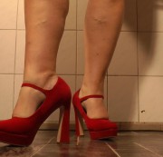 annadevot - Nur HighHeels und Füsse  :-)