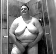 annetjie – SHOWERING BLACK AND WHITE