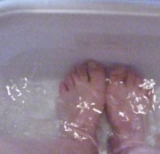 bayrischehuegel - Kleine Füsse als Schaumschläger ;)