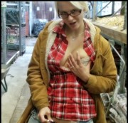 blondehexe - Public im Baumarkt ^^