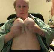 conn55 - "TITTEN" kneten