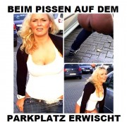 cumtina - beim pissen auf dem parkplatz erwischt