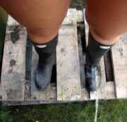 cyberfetish - Gummistiefel bepisst!