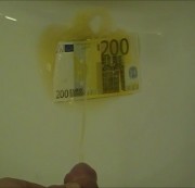 dani5566 - 200 Euro vollgepisst